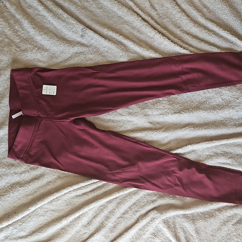 Maroon Itzon leggings small
